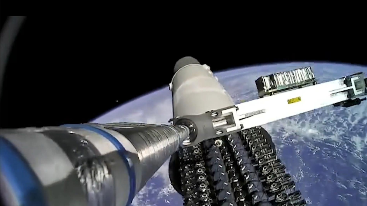 Estudo aponta que satélites Starlink de segunda geração interferem na radioastronomia