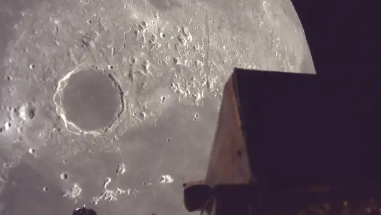 MÓDULO LUNAR JAPONÊS CAI NA LUA